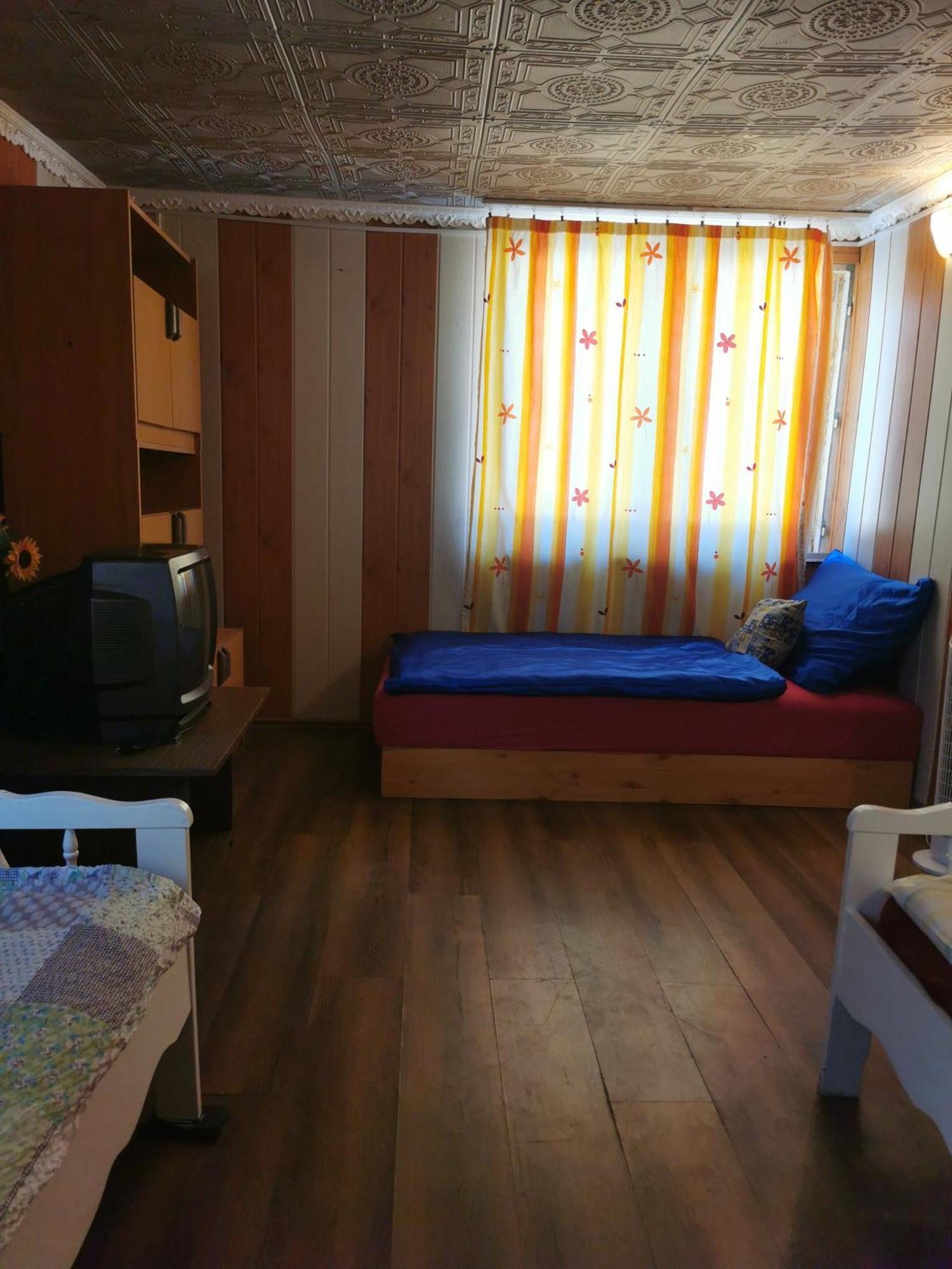 Edit Vendeghaz Тисауйварош Номер фото